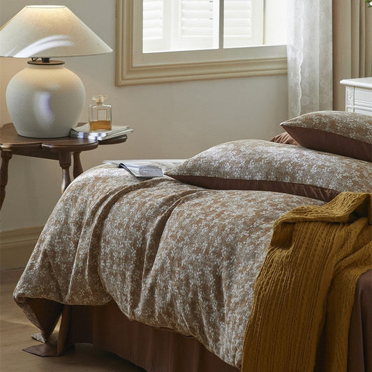 KTX-518483 Retro Maroon Floral Three-Layer Cotton Bed Set – Four Pieces for 1.5m, 1.8m, or 2.0m Beds