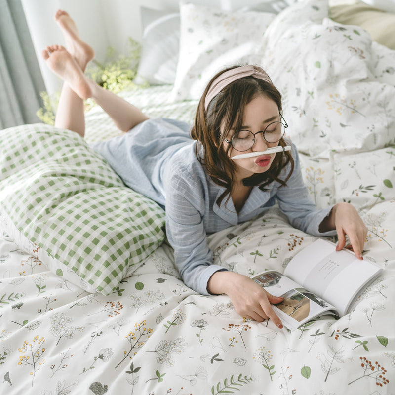 KTX-525395 Cotton 4-Piece Pineapple Duvet Cover Set for Spring and Summer - Includes Quilt Cover, Sheet, Pillowcases