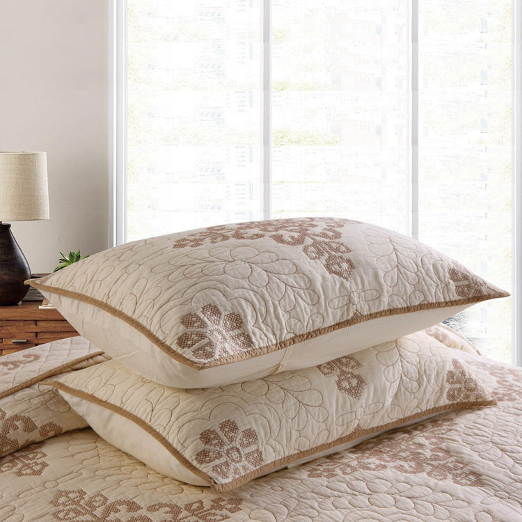 KTX-543827 Three-Piece Pure Cotton Bedding Set with Quilted Design and Embroidered Accents