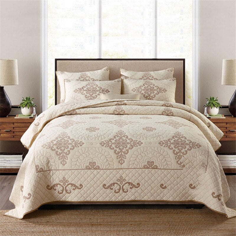 KTX-543827 Three-Piece Pure Cotton Bedding Set with Quilted Design and Embroidered Accents