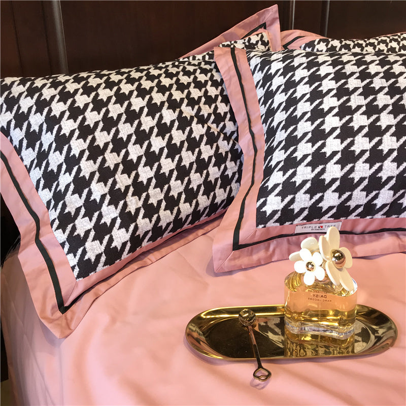 KTX-562451 Simple Cotton Velvet Brushed Four-Piece Bedding Set in Shu-Pink Houndstooth