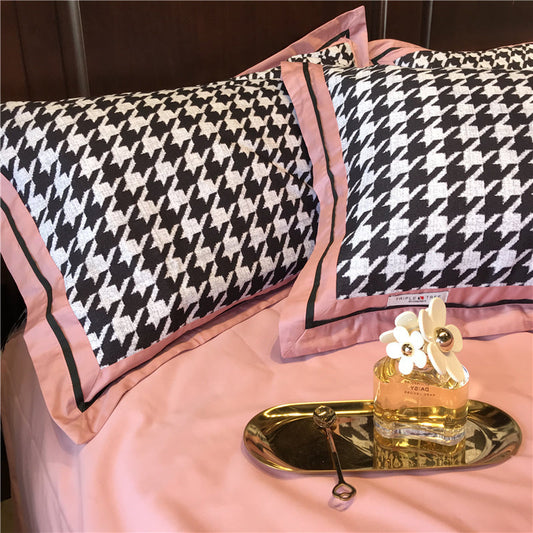 KTX-562451 Simple Cotton Velvet Brushed Four-Piece Bedding Set in Shu-Pink Houndstooth