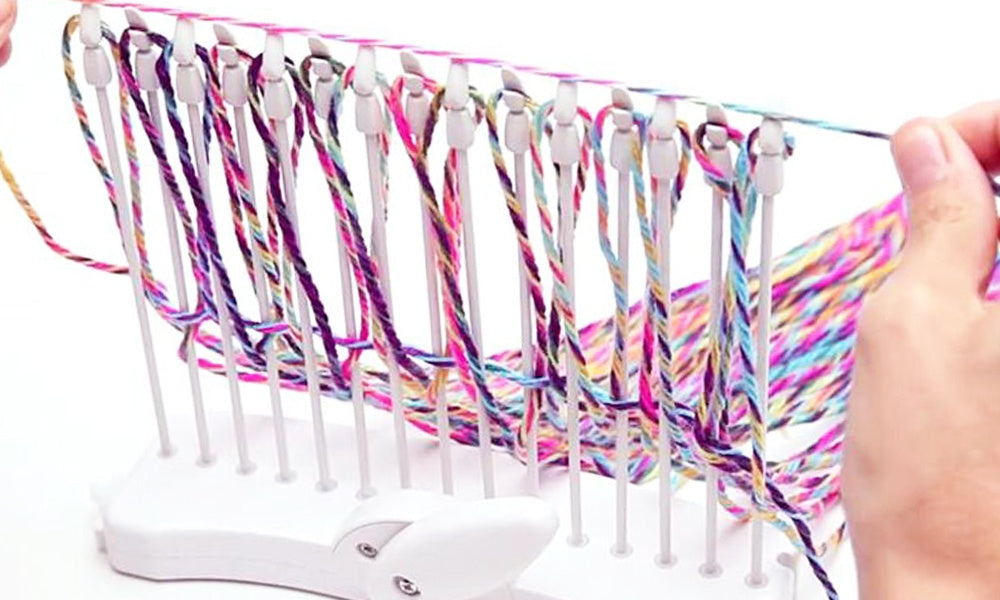 KTX-580243 Creative Children's Loom for Fun and Easy Weaving, Includes Thread