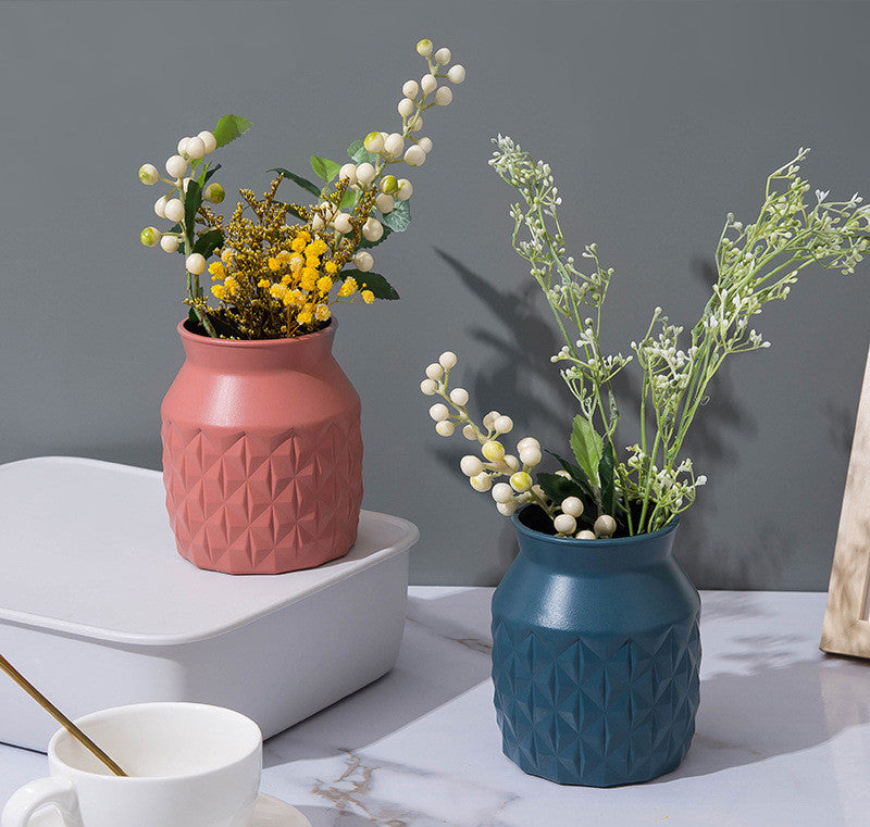 KTX-627923 Nordic Style Plastic Flower Arrangement Vase for Home and Office Décor