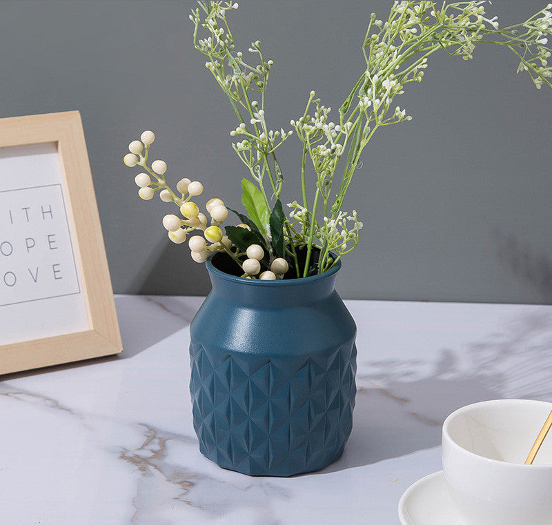 KTX-627923 Nordic Style Plastic Flower Arrangement Vase for Home and Office Décor