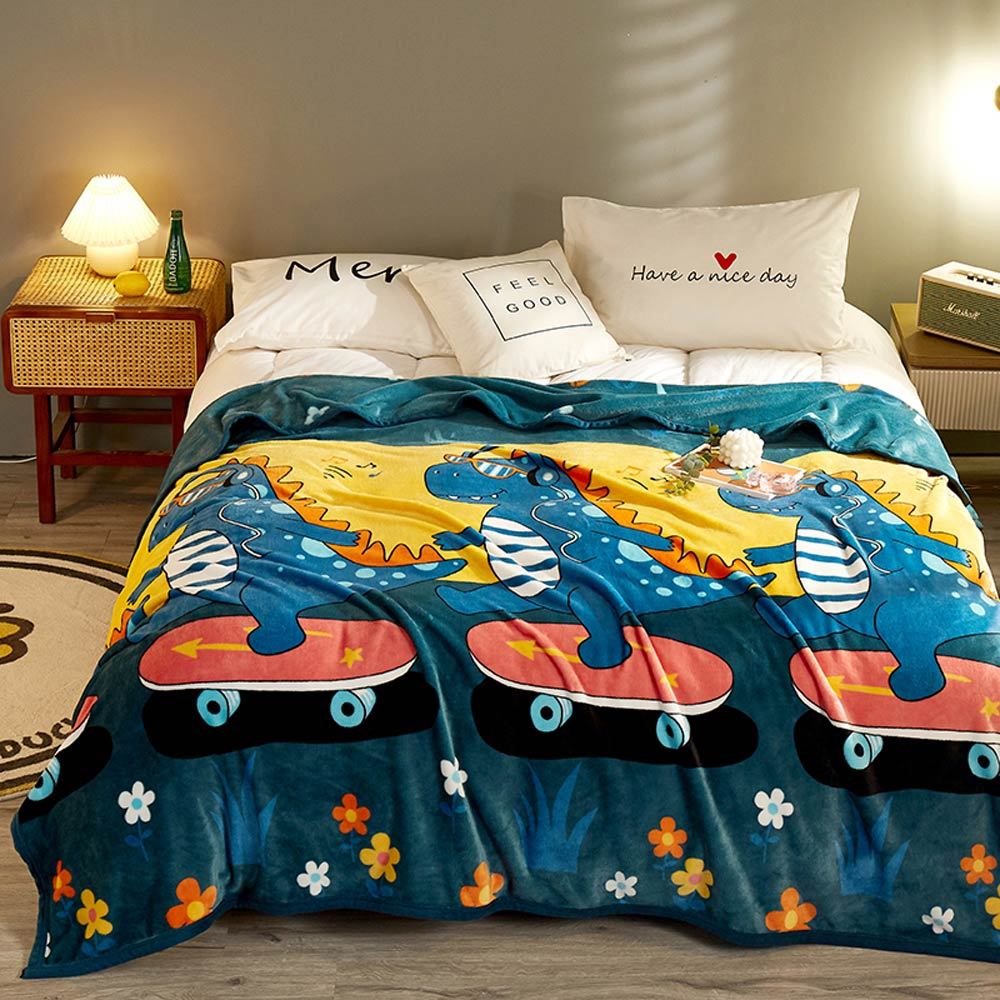 KTX-636051 Cozy Cartoon Coral Fleece Blanket for Autumn and Winter – Multiple Patterns Available