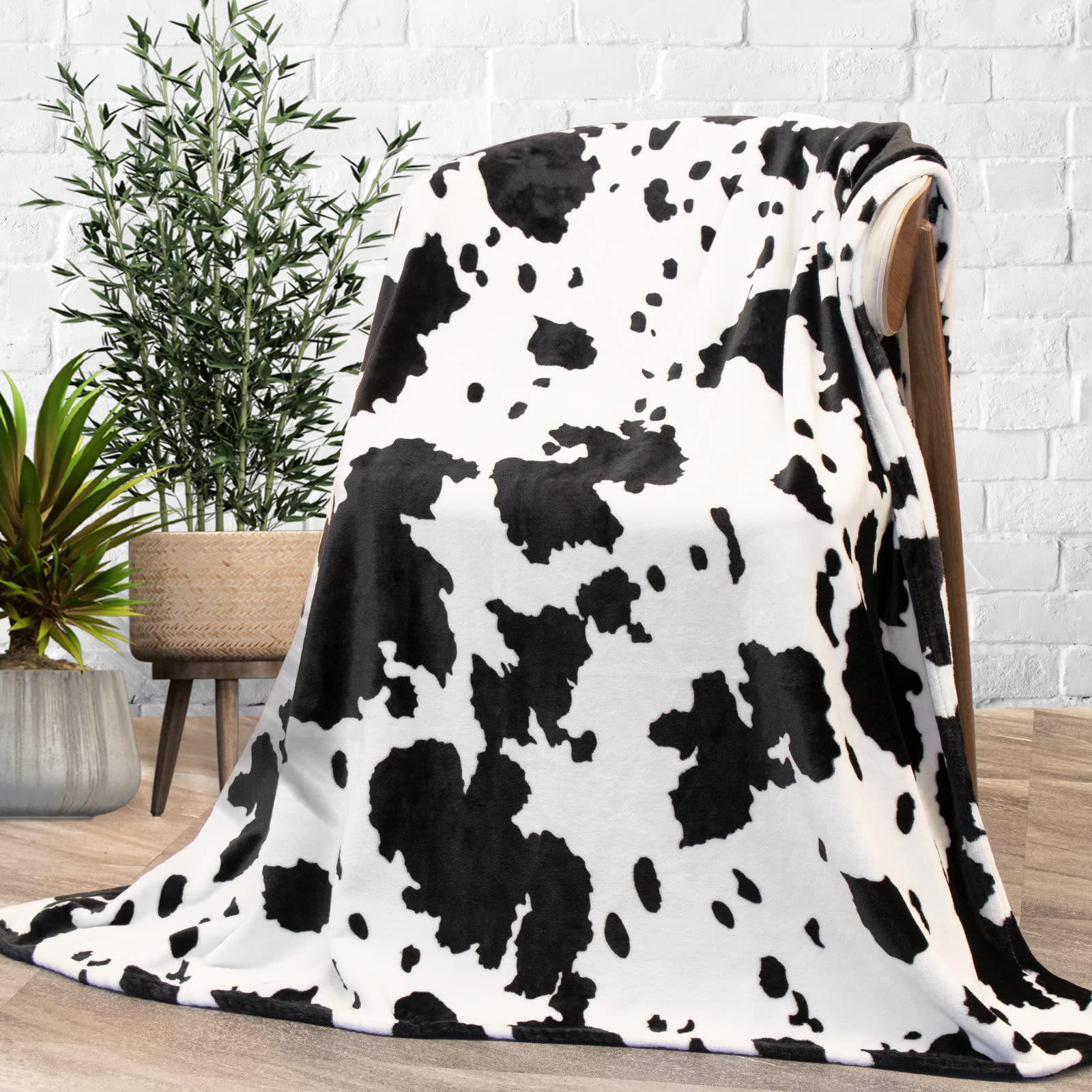 KTX-637971 Cow Print Flannel Blanket - Soft and Cozy, Available in Multiple Sizes for All Seasons