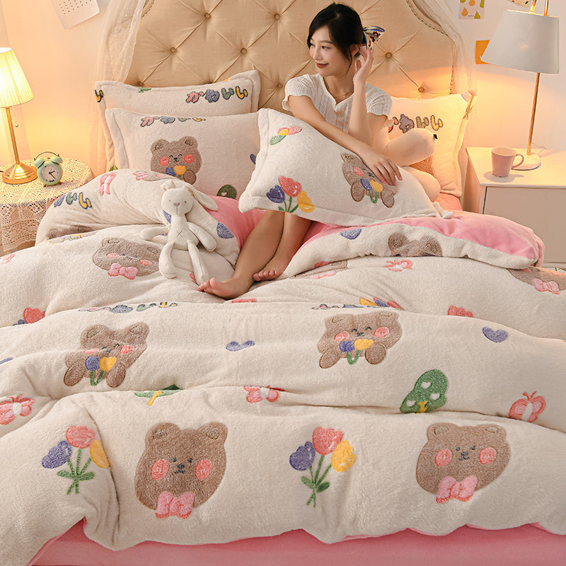 KTX-647571 Coral Velvet Double-Sided Bedding Set with Cartoon Patterns, 4-Piece Collection for Various Bed Sizes
