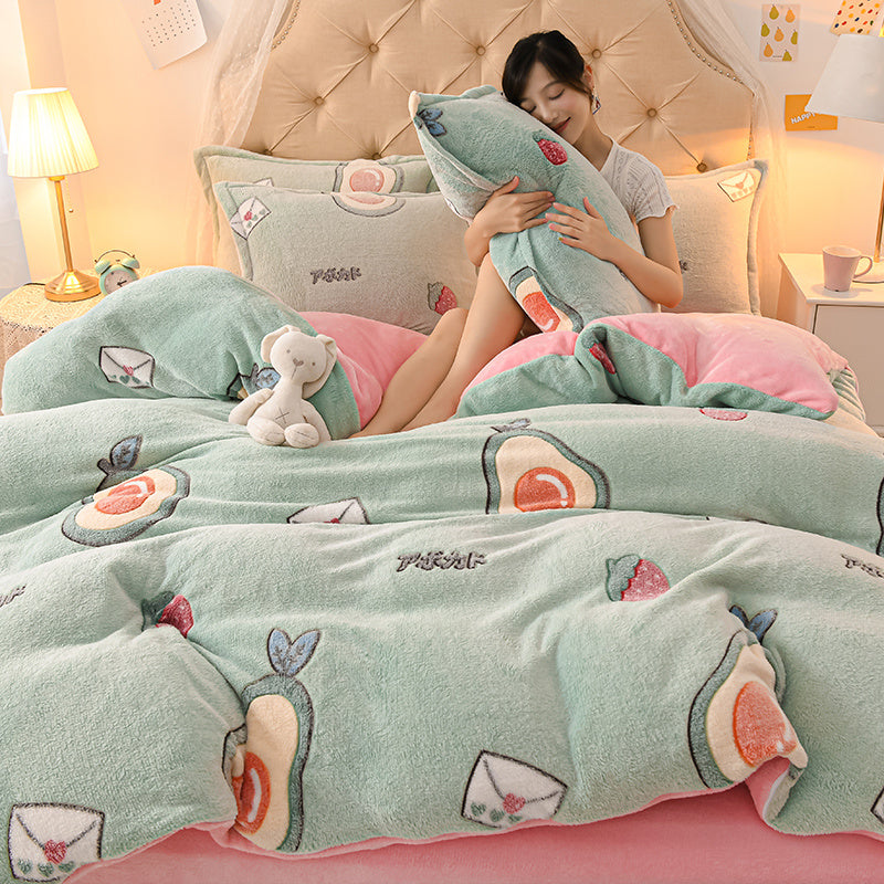 KTX-647571 Coral Velvet Double-Sided Bedding Set with Cartoon Patterns, 4-Piece Collection for Various Bed Sizes