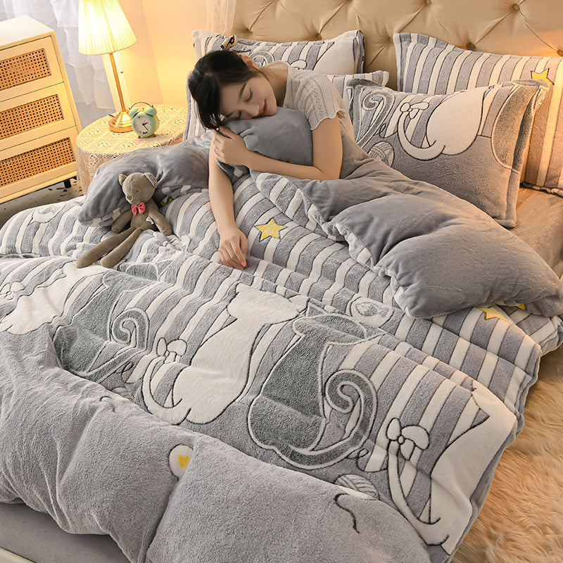 KTX-647571 Coral Velvet Double-Sided Bedding Set with Cartoon Patterns, 4-Piece Collection for Various Bed Sizes