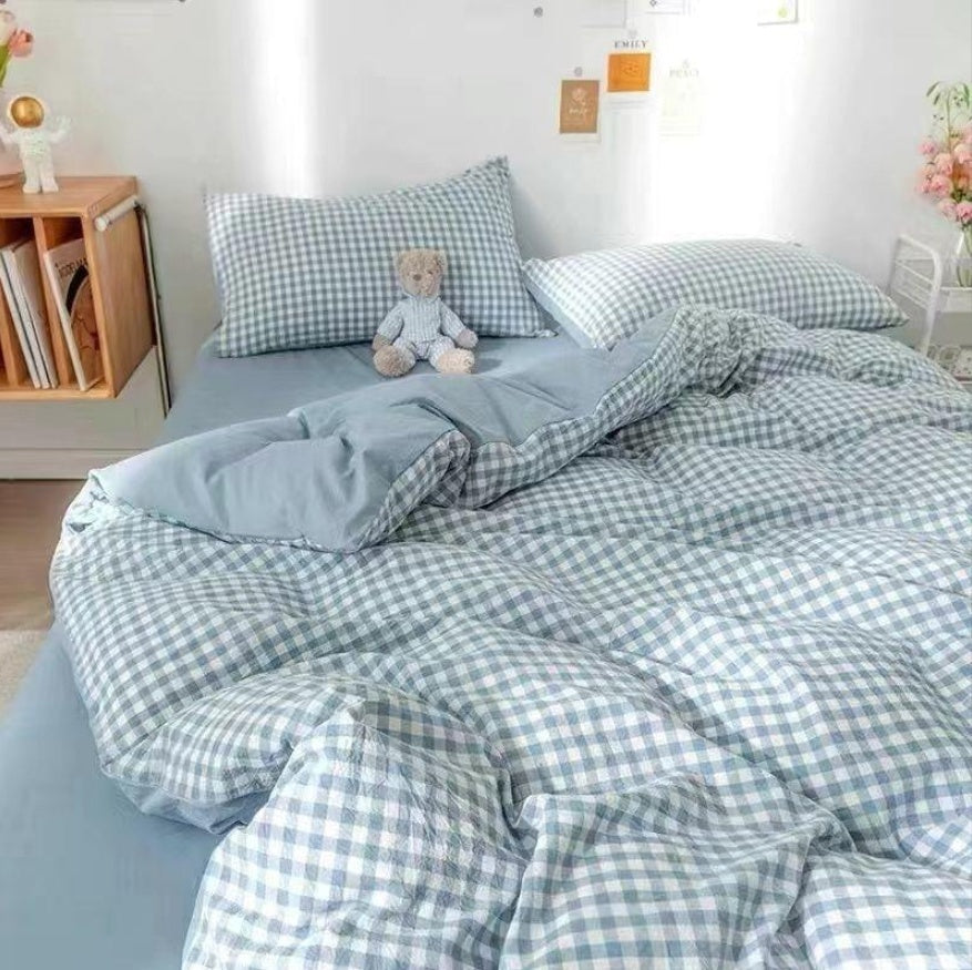 KTX-660755 Cartoon Printed Four-Piece Bedding Set in Various Sizes with Duvet Cover, Bed Sheet, and Pillowcases