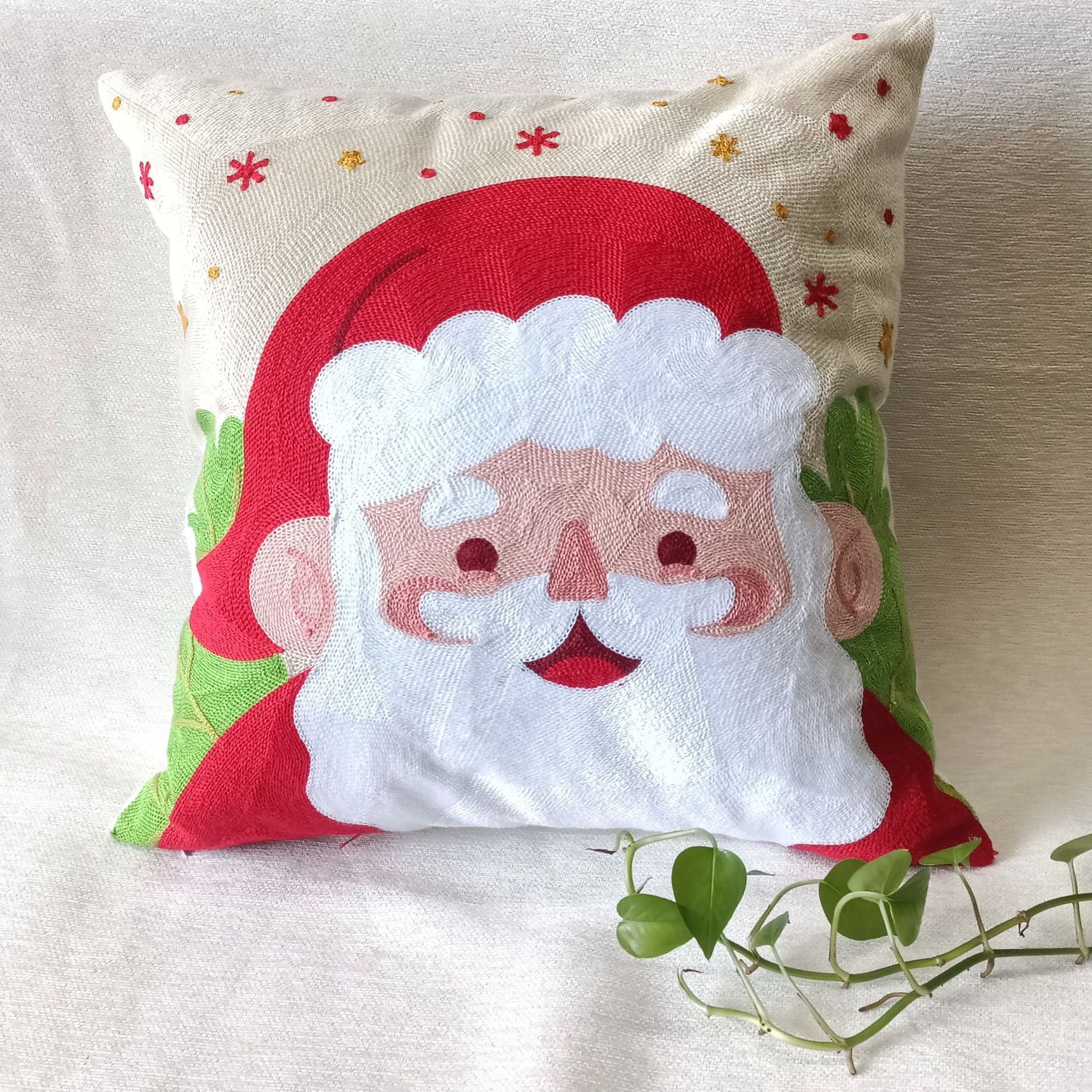 KTX-665171 Santa Claus Cartoon Embroidery Pillow Cover - 45x45cm, Soft PP Cotton, Holiday Decoration