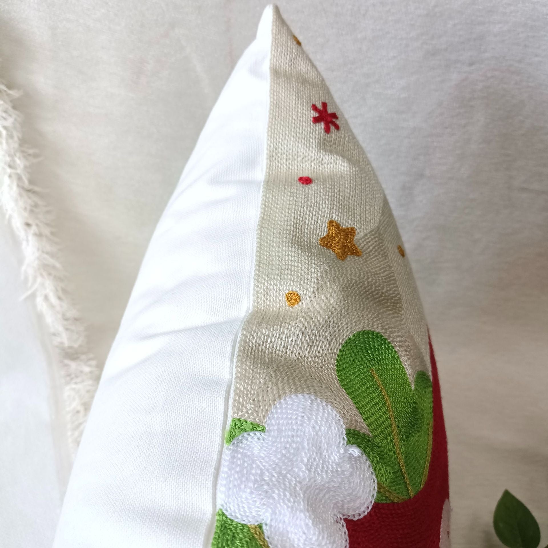 KTX-665171 Santa Claus Cartoon Embroidery Pillow Cover - 45x45cm, Soft PP Cotton, Holiday Decoration