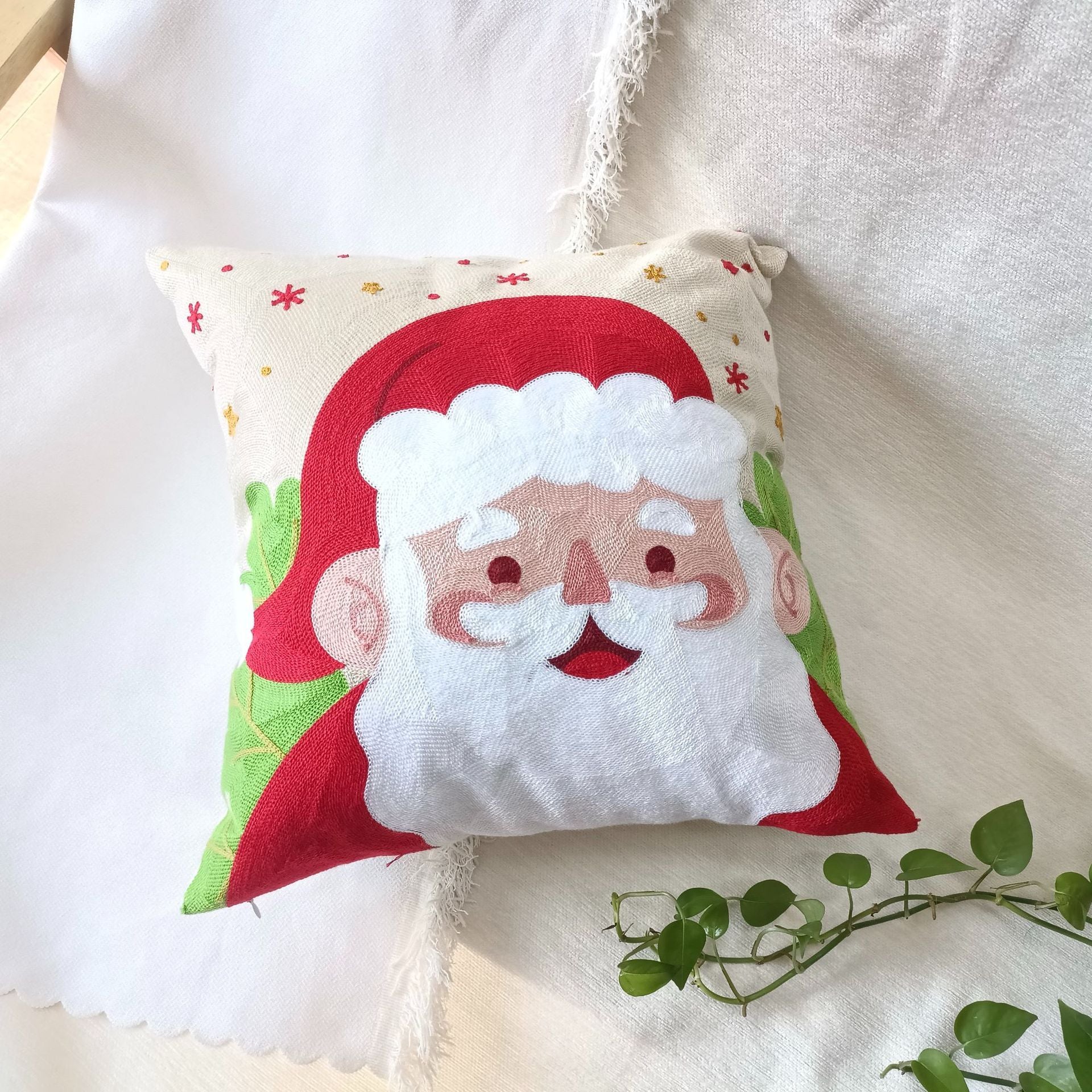 KTX-665171 Santa Claus Cartoon Embroidery Pillow Cover - 45x45cm, Soft PP Cotton, Holiday Decoration