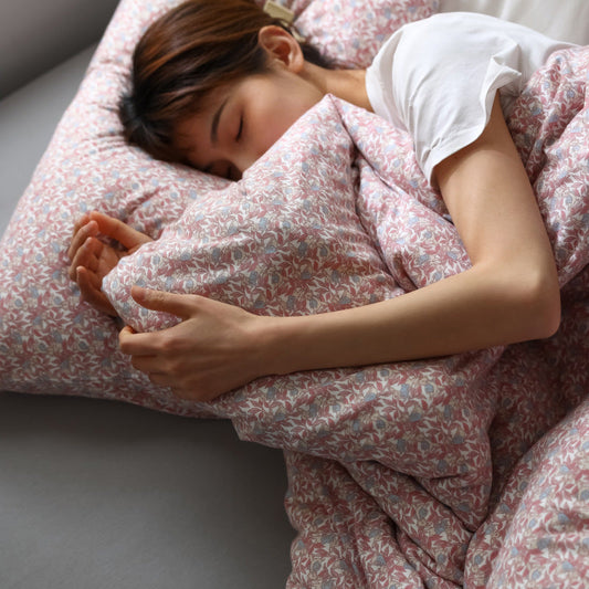 KTX-678035 Cotton Floral Quilt Cover Set with Knitted Fabric, Pillowcase & Sheet for Comfortable Sleep