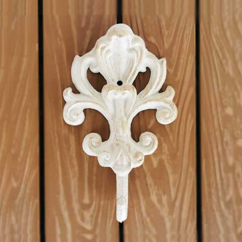 KTX-682003 European Style Wall-Mounted Retro Iron Hooks for Outdoor Decoration