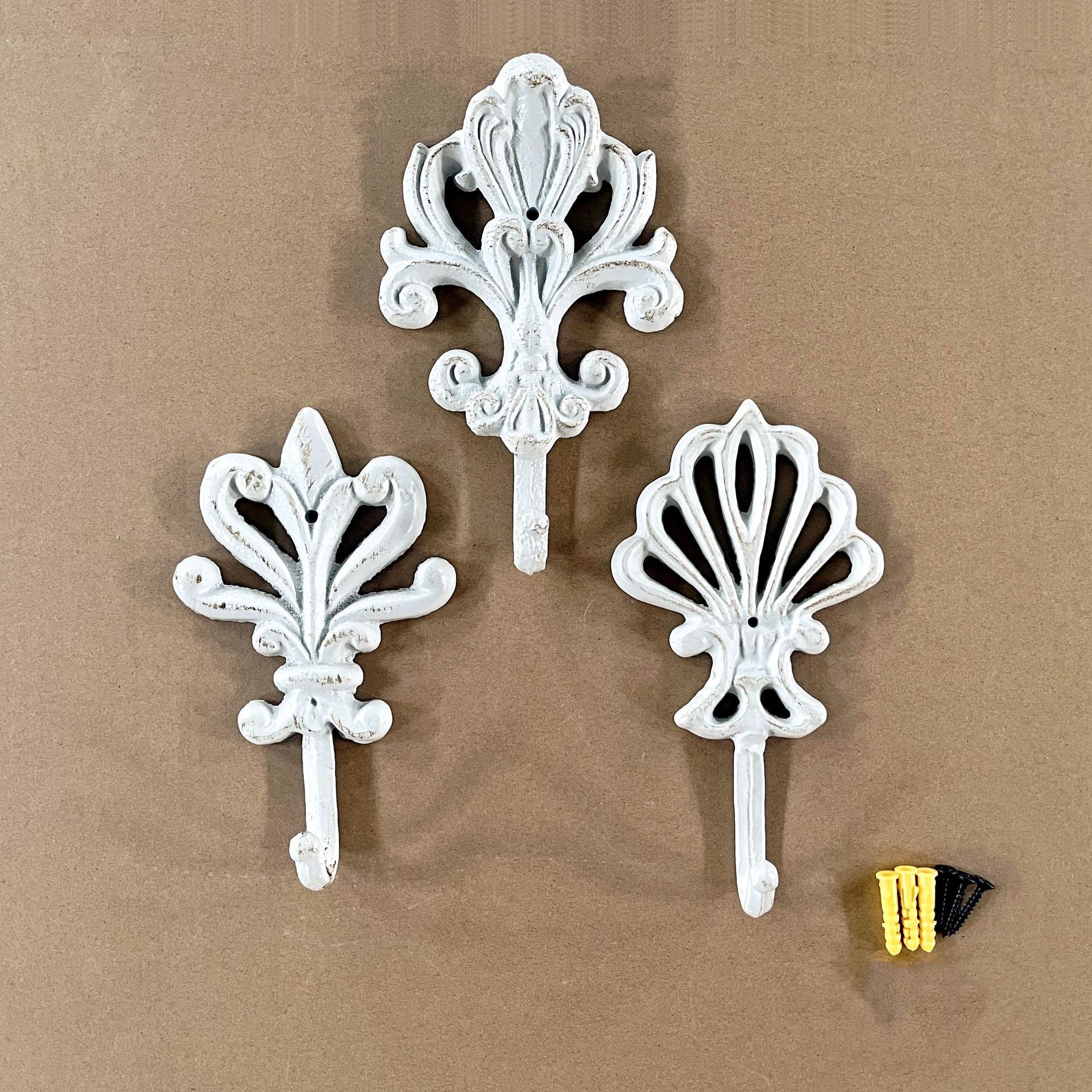 KTX-682003 European Style Wall-Mounted Retro Iron Hooks for Outdoor Decoration