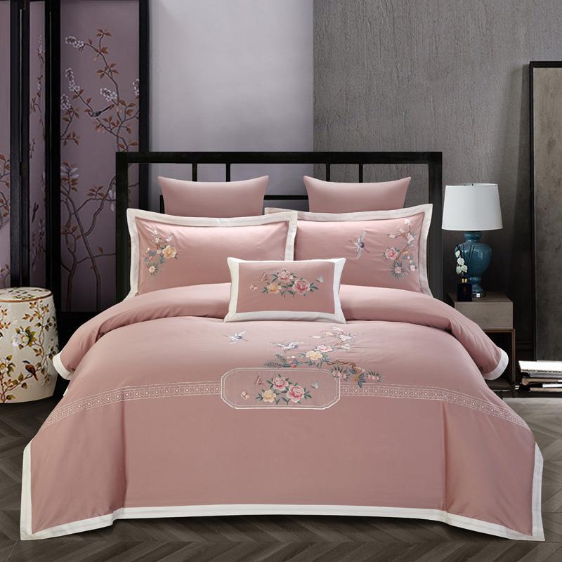 KTX-682323 Elegant Cotton Embroidery Bedding Set for 1.5m/2.0m Beds - 4-Piece Collection with Quilt, Sheet, and Pillowcases