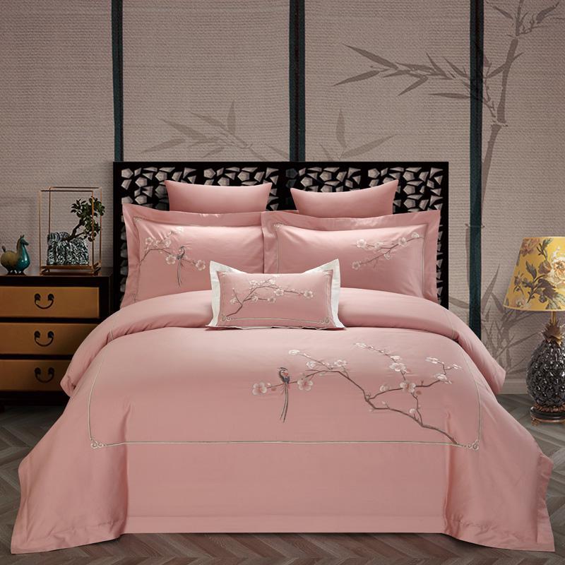 KTX-682323 Elegant Cotton Embroidery Bedding Set for 1.5m/2.0m Beds - 4-Piece Collection with Quilt, Sheet, and Pillowcases