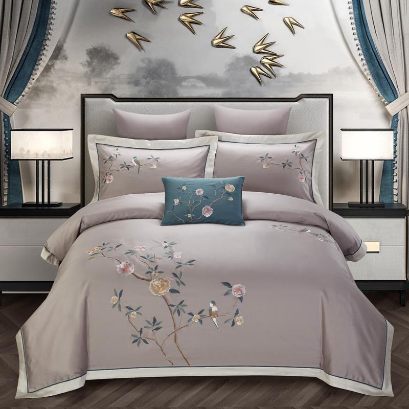 KTX-682323 Elegant Cotton Embroidery Bedding Set for 1.5m/2.0m Beds - 4-Piece Collection with Quilt, Sheet, and Pillowcases