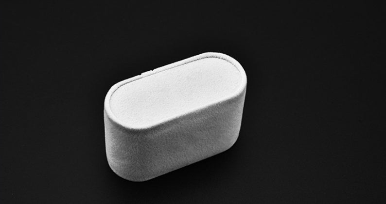 KTX-696659 Elegant Velvet Silk Watch Display Pillow - 7 x 8 Inches Vertical Size Versatile Flannel Sponge Watch Display Pillow - 4.3 x 3.2 x 7 cm