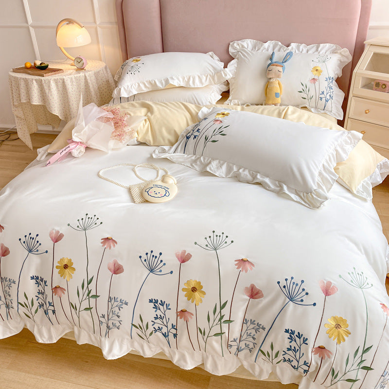 KTX-699283 Washed Cotton Four-Piece Embroidered Quilt Cover Set with Floral Designs