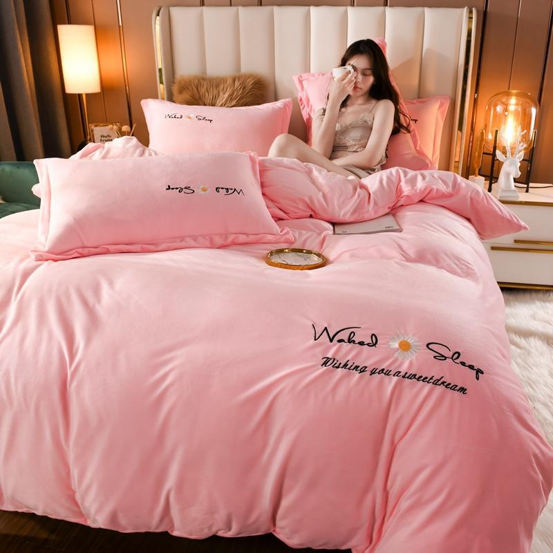 KTX-719379 Embroidered Crystal Velvet 4-Piece Bedding Set - Soft and Comfortable Design