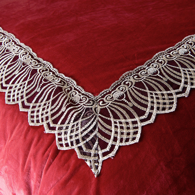 KTX-731859 Elegant Four-Piece Polyester Thick Crystal Velvet Bedding Set with Quilted Design