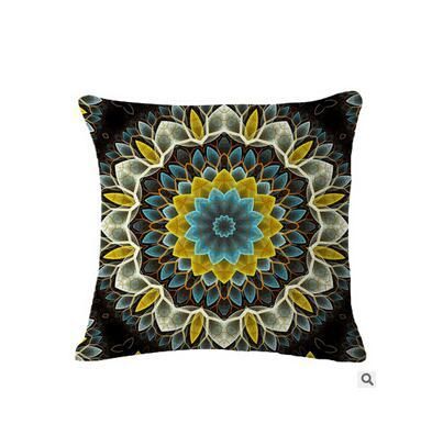 KTX-748691 Mandala Printed Velvet Cushion Cover for Cozy Home Décor