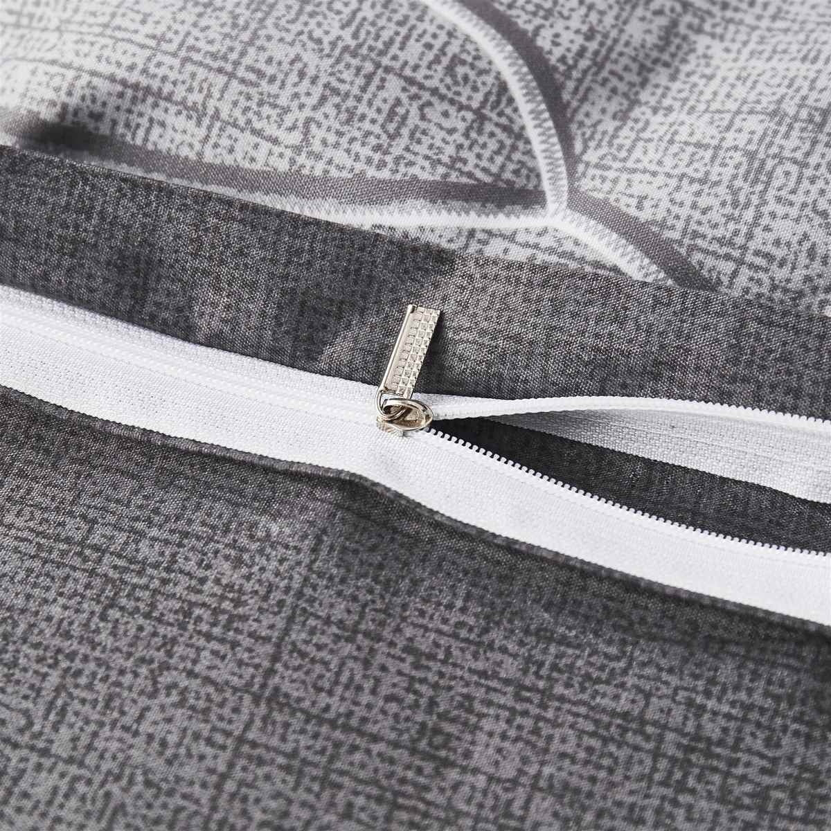 KTX-750995 Embroidered Three-Piece Quilt Cover Set in Multiple Sizes