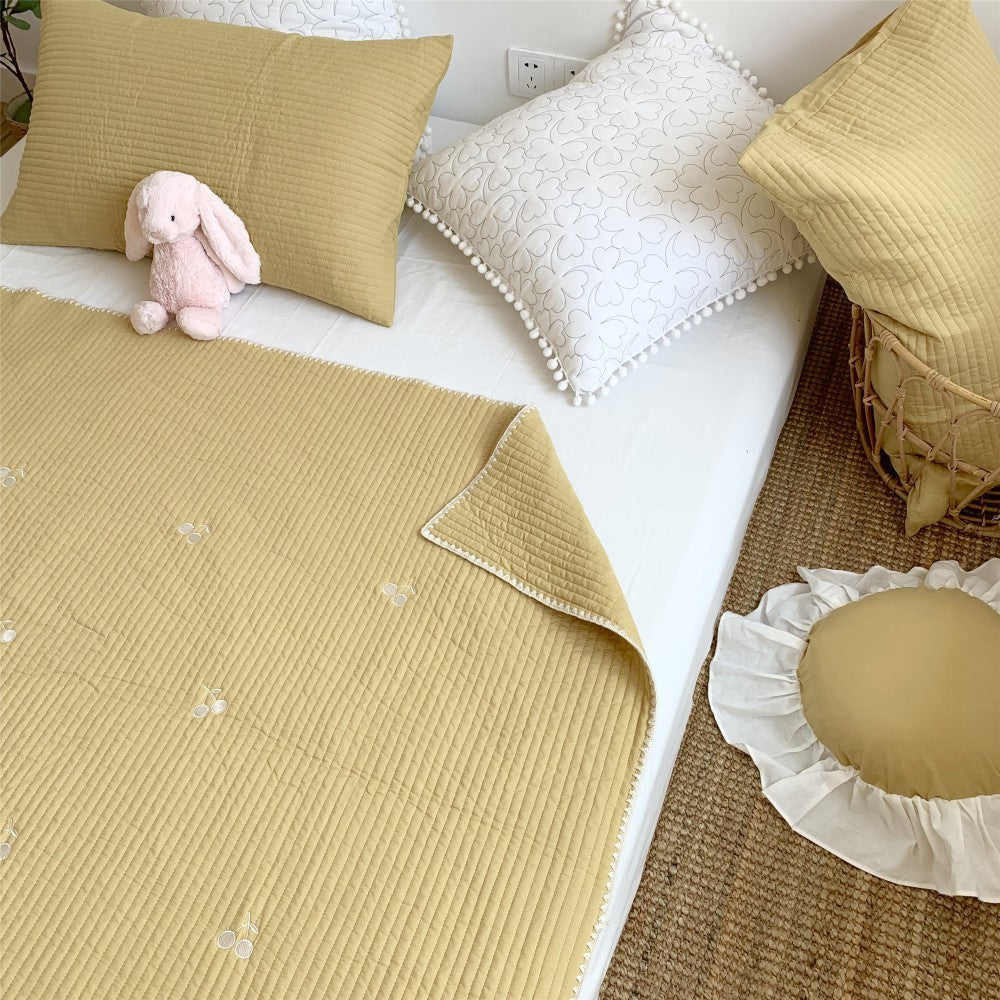 KTX-756755 Cotton Quilted Three-Piece Bed Cover Set with Matching Pillowcases