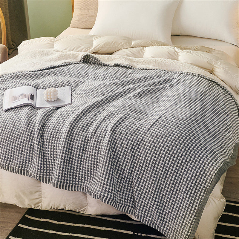 KTX-763987 Thick Wool Blanket with Geometric Patterns in Two-Color Jacquard Designs