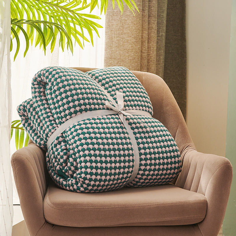 KTX-763987 Thick Wool Blanket with Geometric Patterns in Two-Color Jacquard Designs