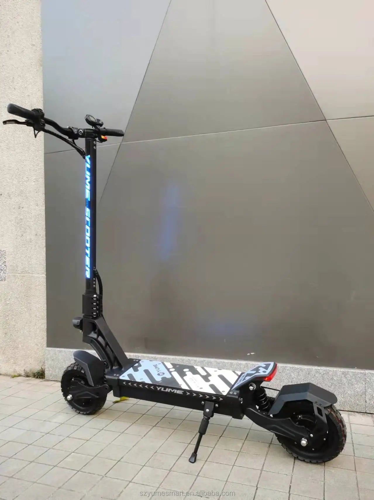 KTX-771923 YUME M10 Electric Scooter 250W Dual Motors 15mph Max Speed 10-inch Off-Road Tires Foldable for Adults