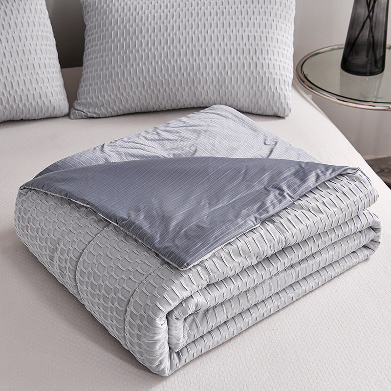 KTX-781779 Cooling Summer Quilt Made of Soft Silk-Blend Polyester, Available in Multiple Sizes