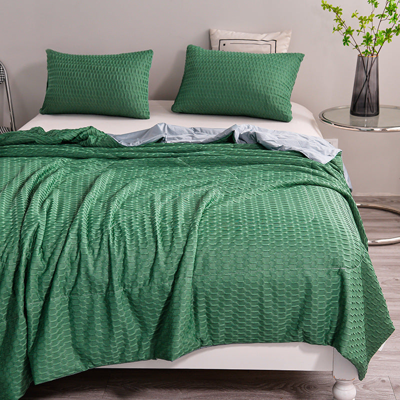 KTX-781779 Cooling Summer Quilt Made of Soft Silk-Blend Polyester, Available in Multiple Sizes