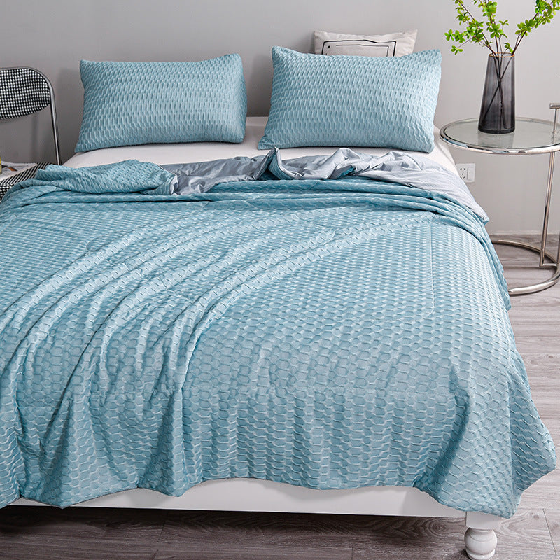 KTX-781779 Cooling Summer Quilt Made of Soft Silk-Blend Polyester, Available in Multiple Sizes
