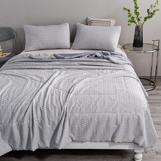 KTX-781779 Cooling Summer Quilt Made of Soft Silk-Blend Polyester, Available in Multiple Sizes