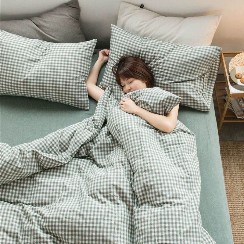 KTX-799059 Checkered Polyester Fiber Bedding Set, Includes Duvet Cover and Sheet, Four-Piece Collection