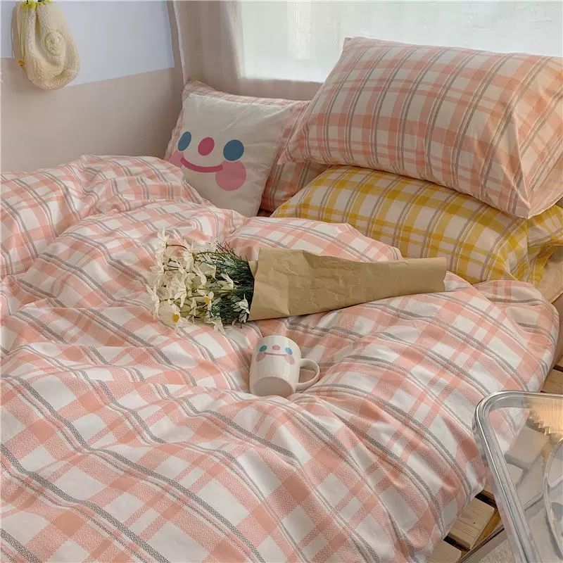 KTX-799059 Checkered Polyester Fiber Bedding Set, Includes Duvet Cover and Sheet, Four-Piece Collection