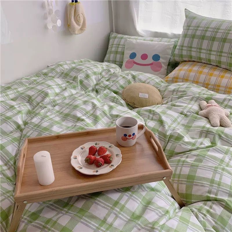 KTX-799059 Checkered Polyester Fiber Bedding Set, Includes Duvet Cover and Sheet, Four-Piece Collection