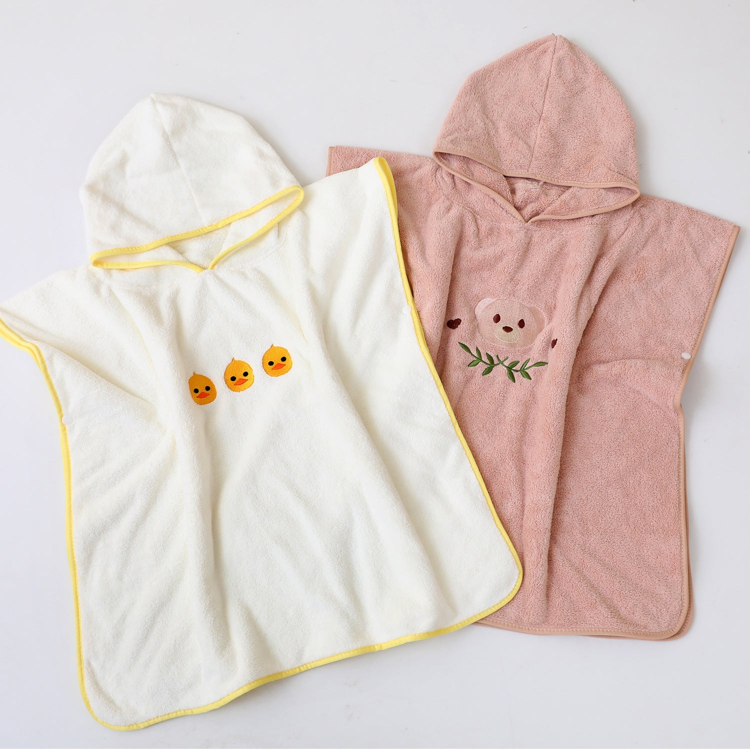 KTX-822867 Children's Coral Fleece Hooded Bath Cloaks - Bear, Rabbit, Duck, and Koala Designs