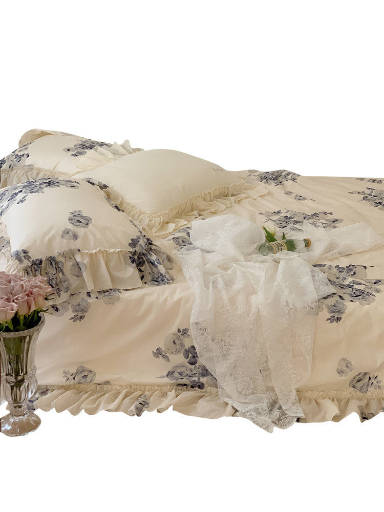 KTX-823443 Cotton Four-Piece Girl's Bedding Set with Heart and Lotus Leaf Lace Design