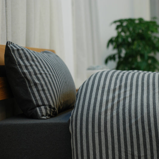 KTX-841875 Striped Cotton Four-Piece Bedding Set for Various Bed Sizes