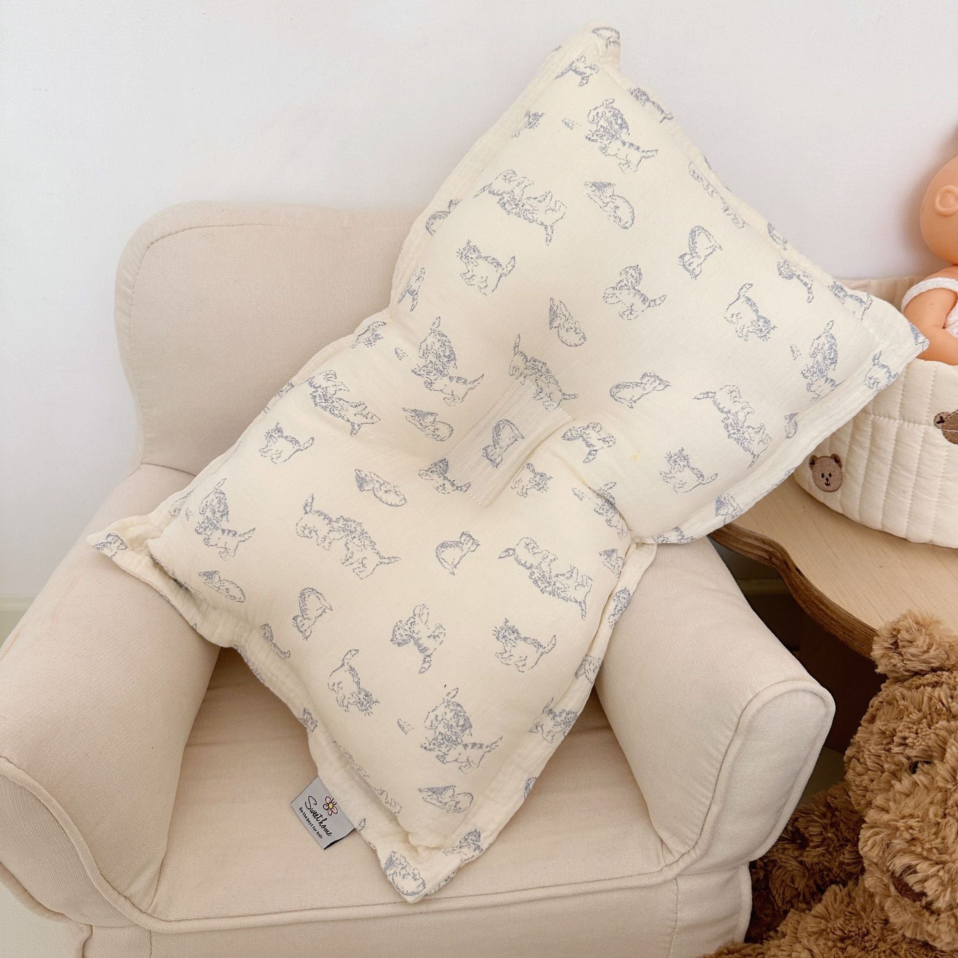 KTX-842515 Cute Cartoon Shaping Pillow for Children - Breathable Polyester Fiber, 27x45cm