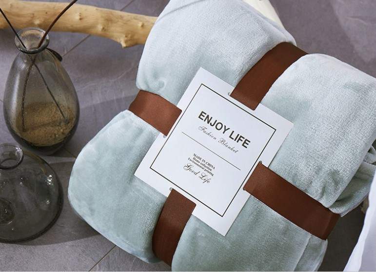 KTX-847315 Double-Sided Coral Fleece Blanket - Thick, Soft Polyester for Cozy Comfort