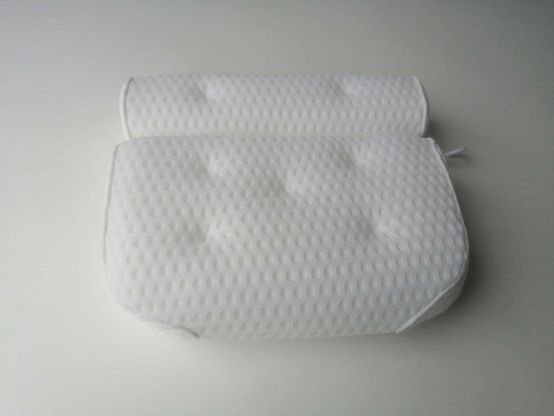 KTX-850451 3D Mesh Suction Cup Bath Pillow for Ultimate Comfort and Relaxation