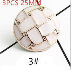 KTX-879763 Natural Resin Detachable Brooch with Strong Fragrance - 25mm Unique Decorative Accessory