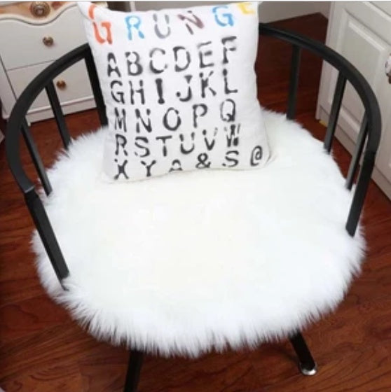 KTX-883155 Artificial Wool Plush Carpet for Living Room or Bedroom, Soft and Warm, Easy to Maintain, Gray/White, 45x45 cm