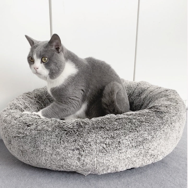 KTX-901779 Cozy Round Cat Bed for Deep Winter Sleep, Soft Grey, 58x58x18cm